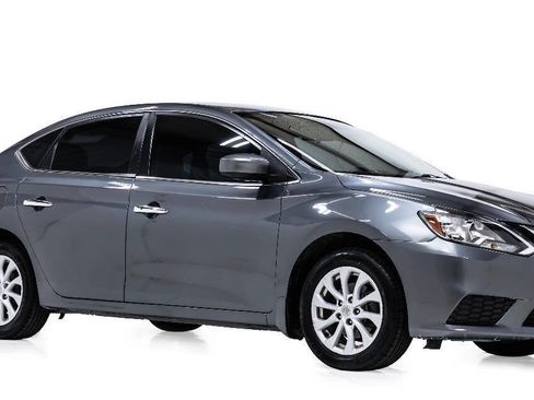 Used 2018 Nissan Sentra SV image 1