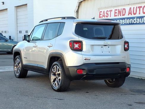 Used 2015 Jeep Renegade Latitude w/ Popular Equipment Group image 3