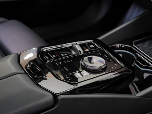 Used 2025 BMW 530i RWD image 30
