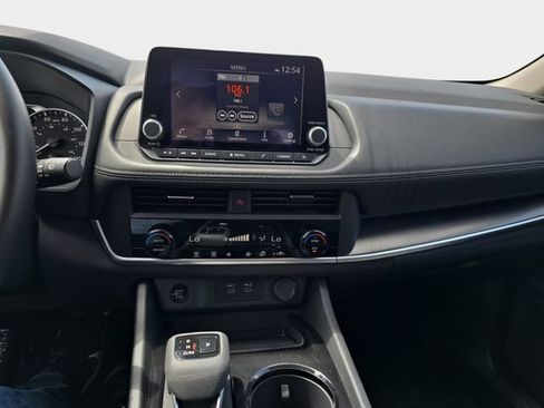 Used 2025 Nissan Rogue SV FWD image 23