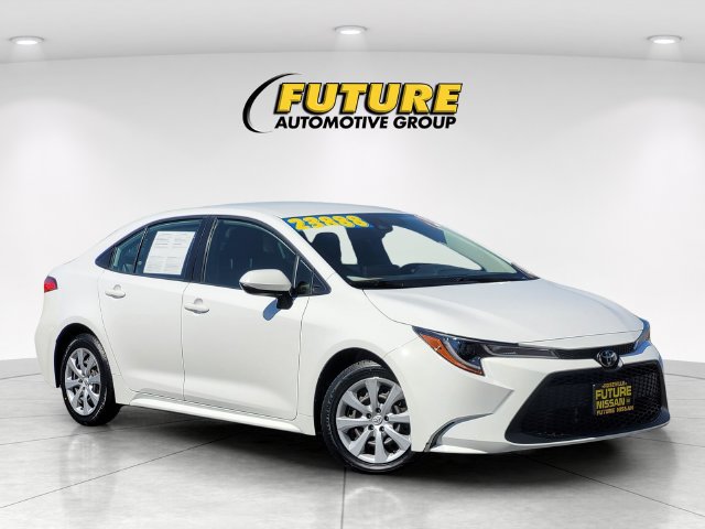Used 2022 Toyota Corolla LE FWD image 1