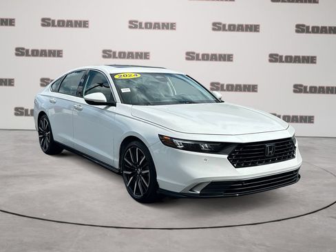 Used 2024 Honda Accord Touring image 7
