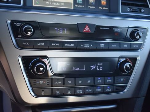 Used 2016 Hyundai Sonata Limited w/ Option Group 02 FWD image 32