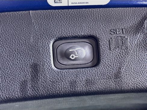 Used 2020 Ford Edge Titanium w/ Equipment Group 301A AWD/4WD image 29
