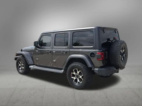 Used 2018 Jeep Wrangler Unlimited Sahara AWD/4WD image 4