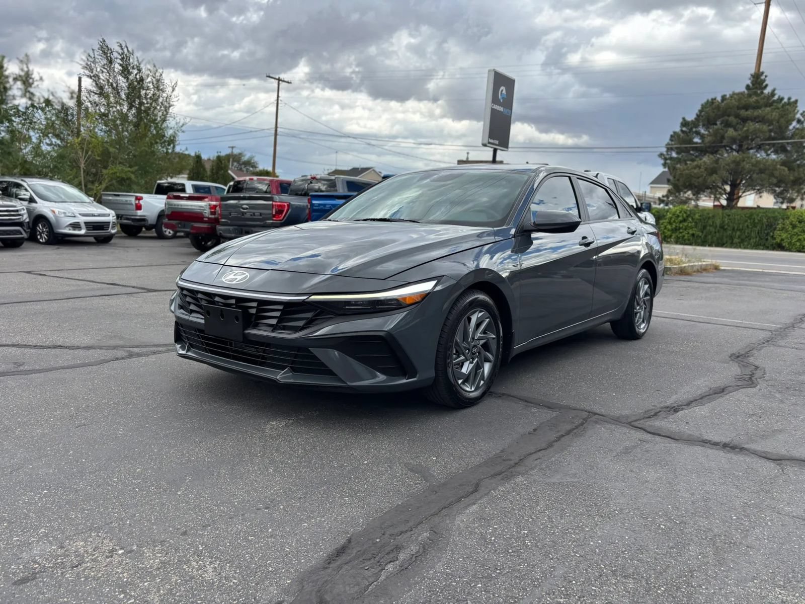 Used 2024 Hyundai Elantra Blue FWD image 3