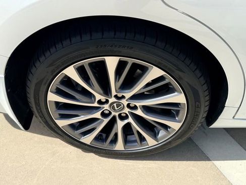 Certified 2021 Lexus ES 350 w/ Premium Package image 11