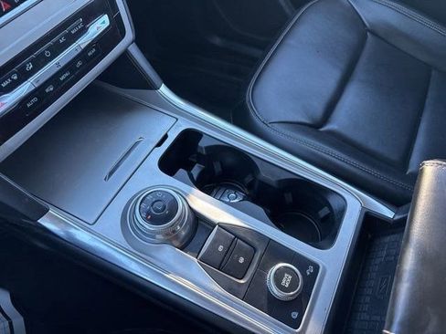 Used 2023 Ford Explorer XLT w/ Equipment Group 202A image 29