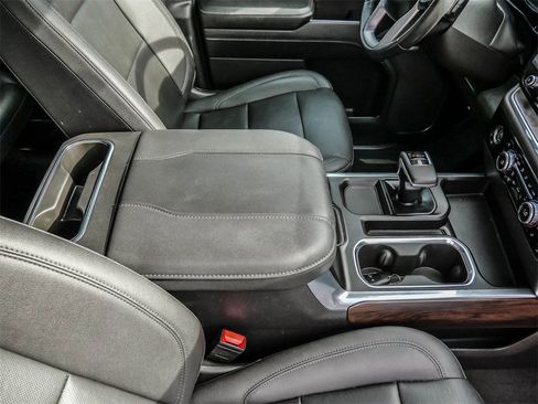 Used 2023 GMC Sierra 1500 SLT w/ SLT Convenience Package image 17