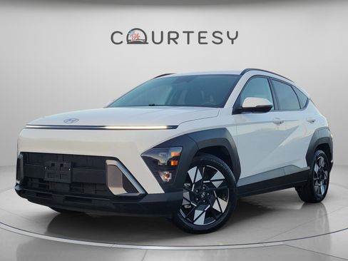 Used 2024 Hyundai Kona SEL image 1