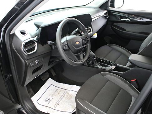 Used 2024 Chevrolet TrailBlazer LT w/ Driver Confidence Package FWD image 23