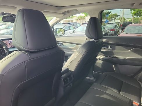 Used 2025 Nissan Murano SL AWD/4WD image 13