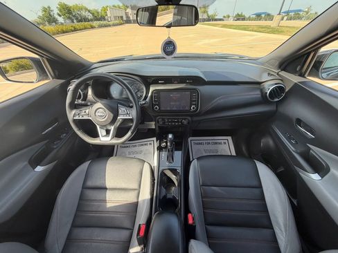 Used 2023 Nissan Kicks SR w/ SR Premium Package FWD image 19