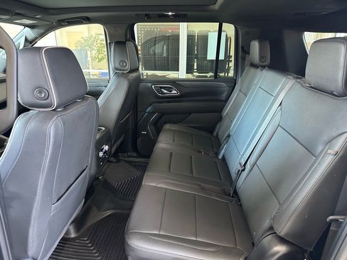 Used 2024 GMC Yukon XL SLT w/ SLT Luxury Package image 22