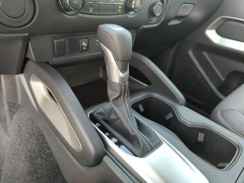 Certified 2025 Nissan Frontier SV RWD image 37