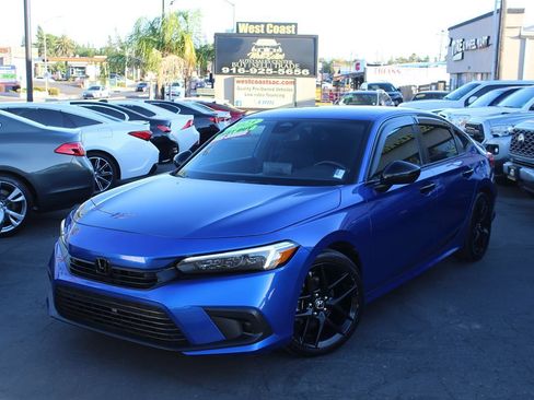 Used 2023 Honda Civic Sport image 2