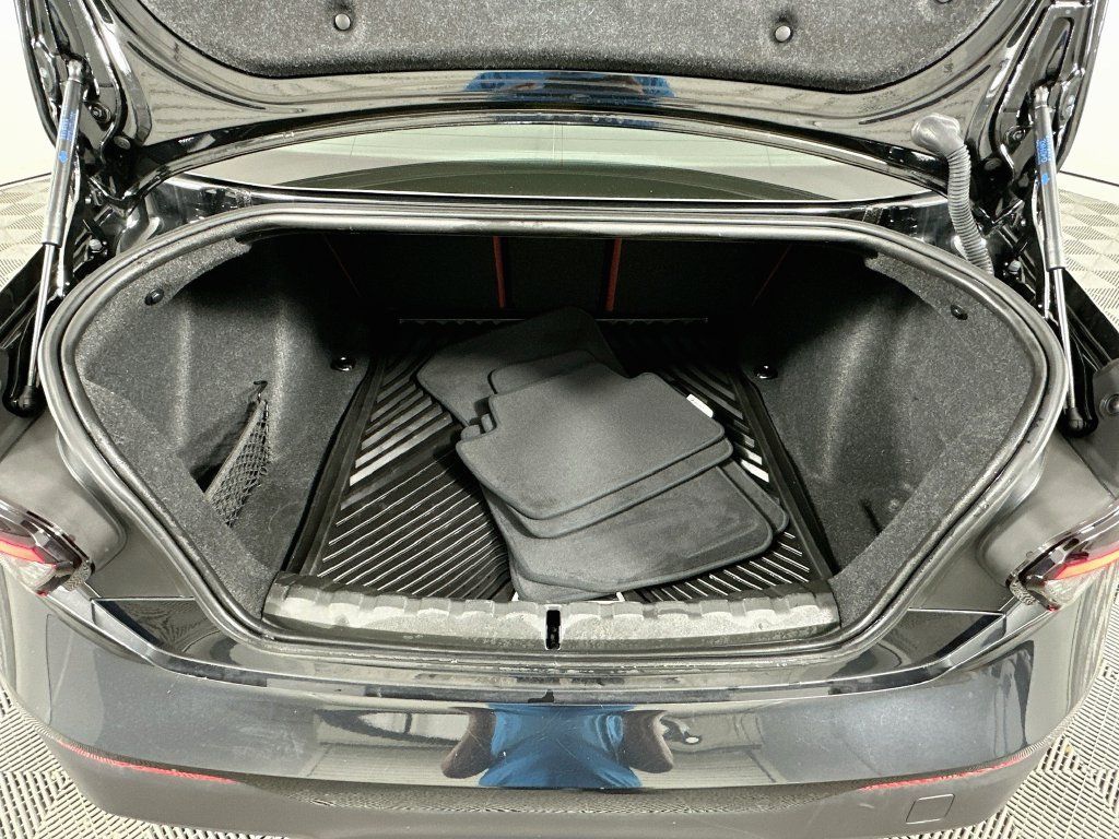 Used 2025 BMW 230i Coupe w/ M Sport Package RWD image 27