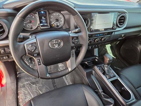 Certified 2022 Toyota Tacoma TRD Off-Road w/ TRD Premium Off Road Package AWD/4WD image 10