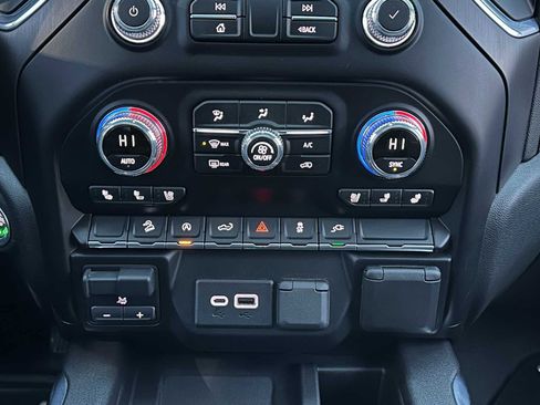 Used 2021 GMC Sierra 1500 AT4 w/ AT4 Preferred Package image 29