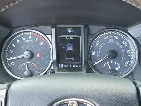 Certified 2021 Toyota Tacoma TRD Off-Road w/ TRD Premium Off Road Package AWD/4WD image 12