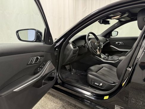 Used 2021 BMW 330i Sedan w/ Convenience Package RWD image 12