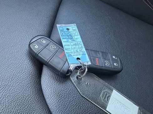 Used 2024 Jeep Compass Latitude w/ Sun and Sound Group image 32