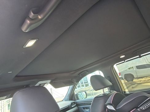 Used 2025 Honda Pilot Black Edition image 16