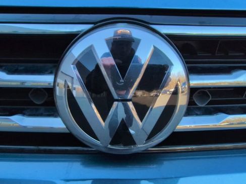 Used 2018 Volkswagen Tiguan SEL image 30