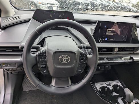 Used 2025 Toyota Prius LE image 16