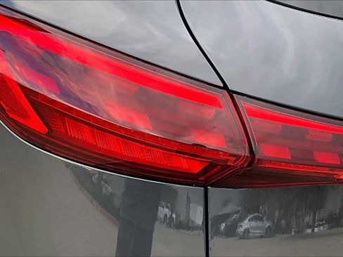 Used 2025 Audi Q5 Premium w/ Convenience Package image 27