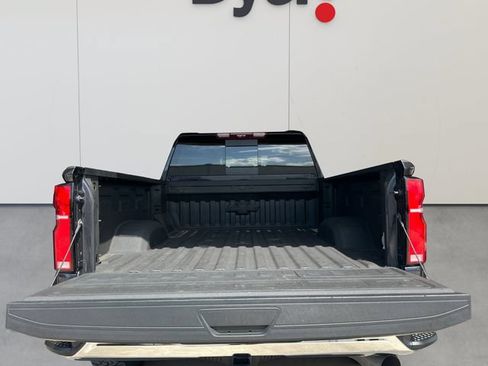 Used 2024 Chevrolet Silverado 2500 LTZ w/ LTZ Convenience Package AWD/4WD image 19