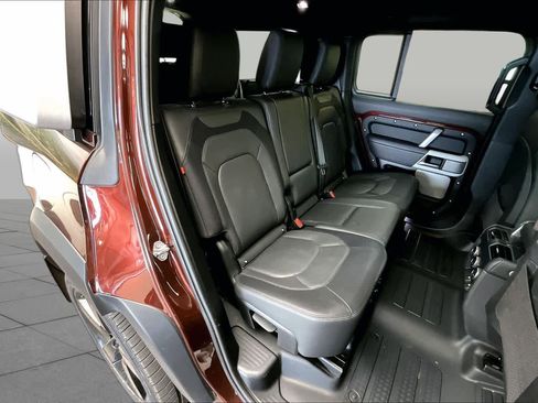 Used 2023 Land Rover Defender 130 X-Dynamic SE AWD/4WD image 20