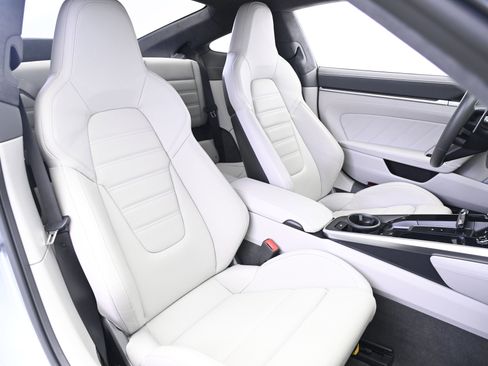 Used 2021 Porsche 911 Turbo image 20