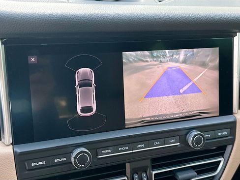 Used 2019 Porsche Macan Base image 15