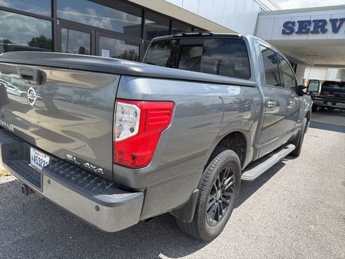 Used 2017 Nissan Titan SL w/ SL Towing Convenience Package image 7