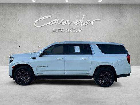 Used 2023 GMC Yukon XL Denali AWD/4WD image 13