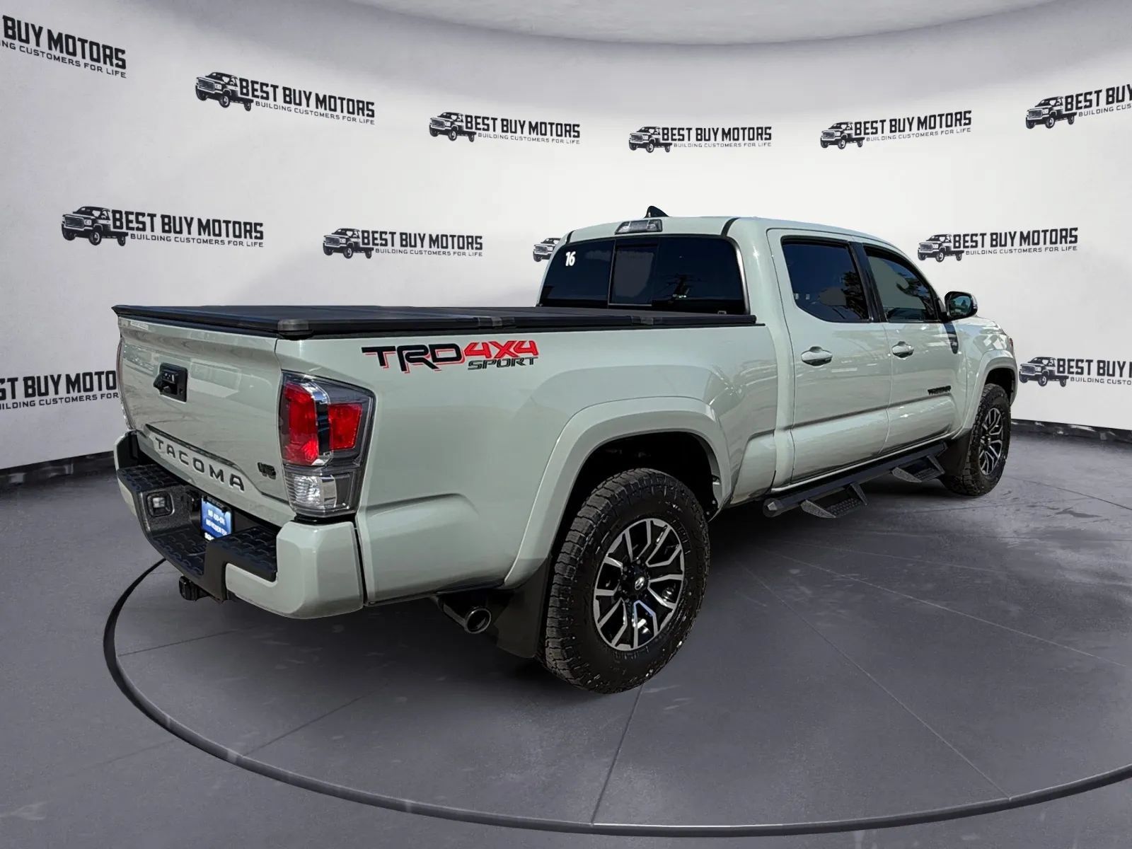Used 2023 Toyota Tacoma TRD Sport w/ Black Out Package (TMS) AWD/4WD image 8