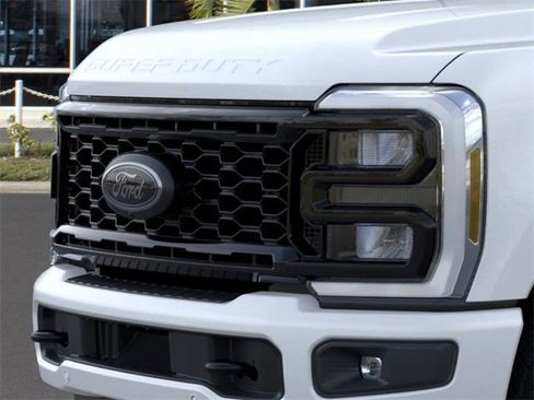 New 2026 Ford F250 Lariat w/ Black Appearance Package image 17