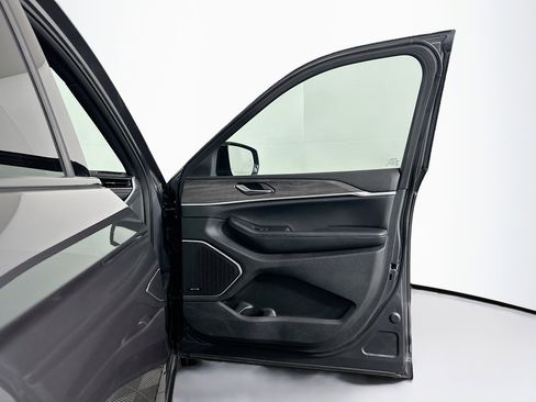 Used 2024 Jeep Grand Cherokee Limited 4xe image 34