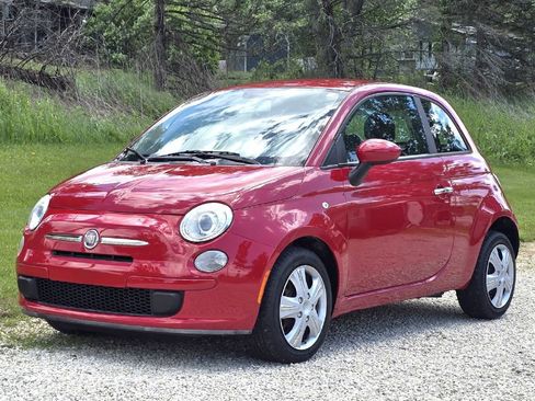 Used 2013 FIAT 500 Pop FWD image 2
