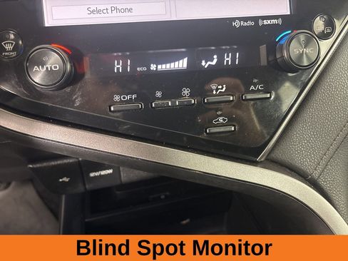 Used 2020 Toyota Camry XSE image 16