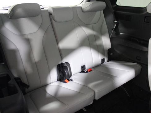 Used 2025 Hyundai Palisade SEL FWD image 24