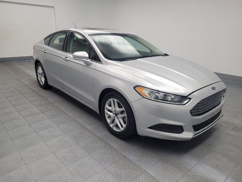 Used 2016 Ford Fusion SE FWD image 13