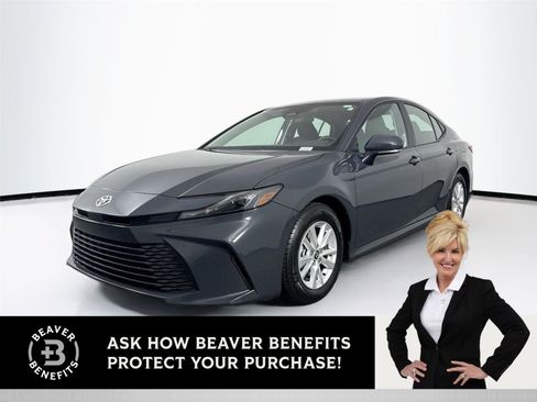 Certified 2025 Toyota Camry LE image 1