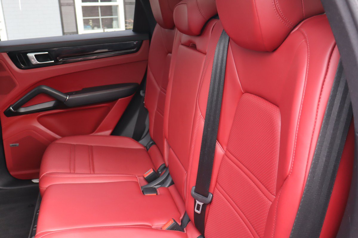 Used 2021 Porsche Cayenne AWD/4WD image 29