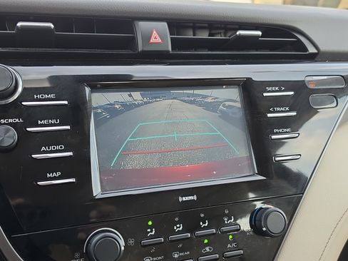 Used 2020 Toyota Camry LE FWD image 26