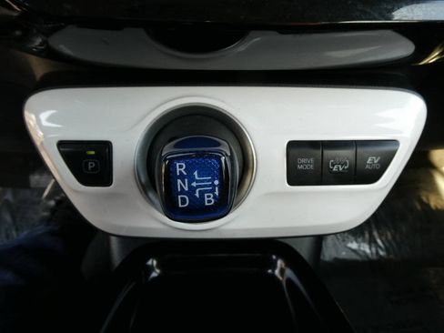 Used 2017 Toyota Prius Prime Plus FWD image 21