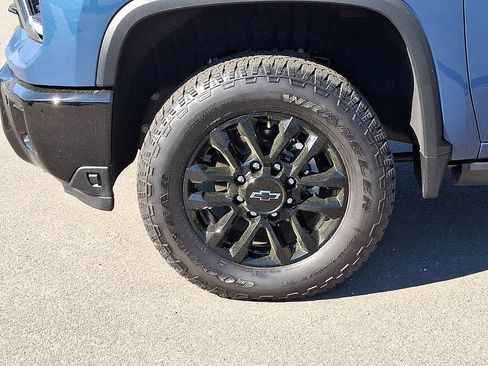 Used 2026 Chevrolet Silverado 2500 LTZ w/ LTZ Plus Package AWD/4WD image 8