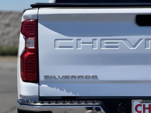 Used 2023 Chevrolet Silverado 2500 LT w/ Convenience Package AWD/4WD image 7