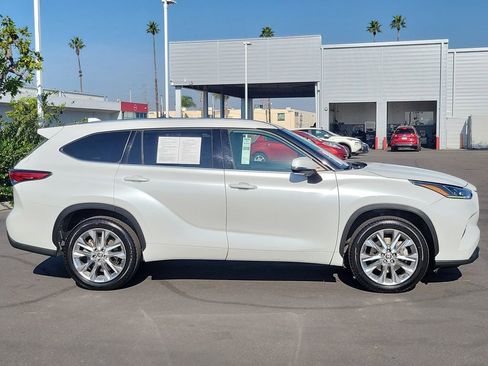 Used 2022 Toyota Highlander Limited FWD image 34